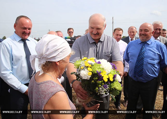 Лукашенко незапланированно посетил проблемное ОАО «Коссово»