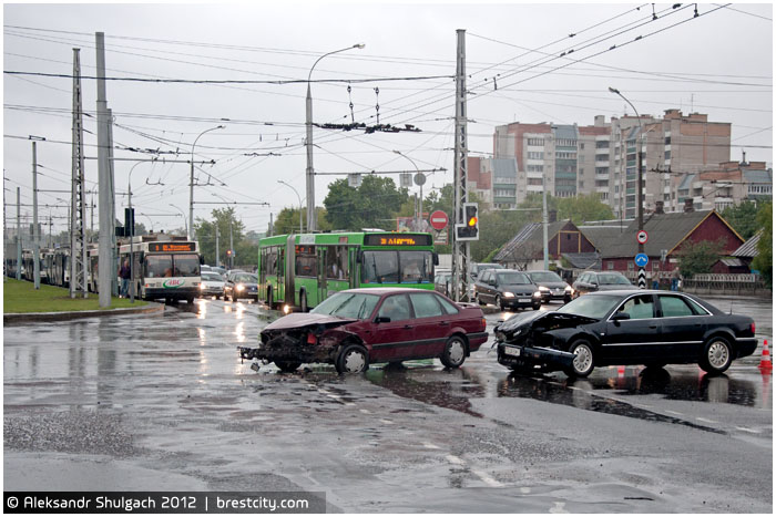 Авария на перекрестке Московская - Пионерская в Бресте