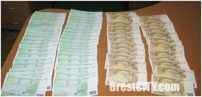 Незадекларированная валюта на границе в Бресте более 10 тысяч