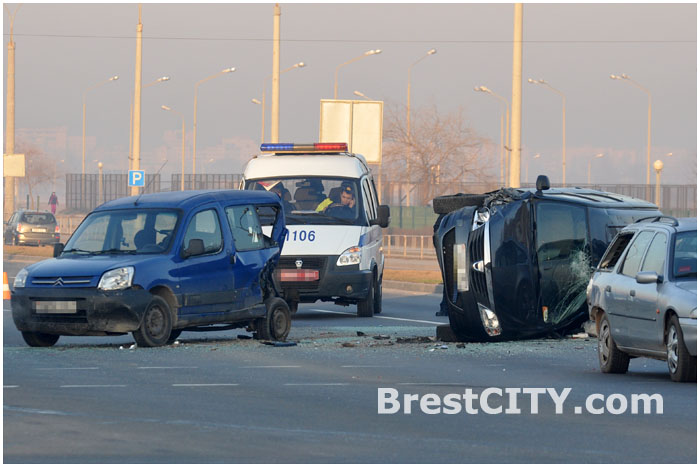 Авария с участием четырех автомобилей в Бресте 11.04.2014