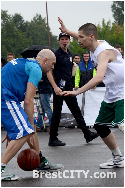 Соревнования по уличного баскетболу в Бресте 12 июля. Стритбол