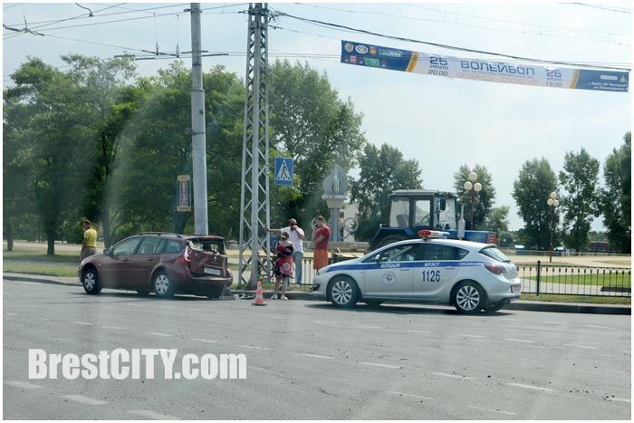 BMW X3 и Рено меган авария в Бресте 18 июля