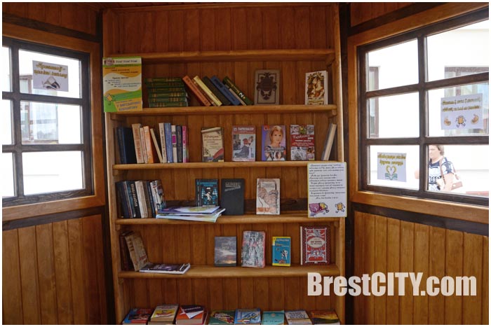 Павильон для буккроссинга (обмена книгами) в Кобрине. Фото BrestCITY.com