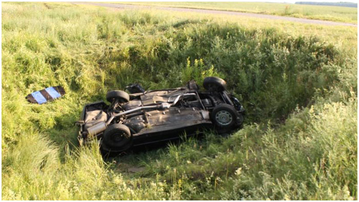 Автомобиль вылетел в кювет. Авария в Ляховичском районе Брестской области