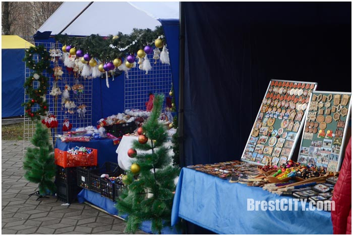 Предновогодняя ярмарка в Бресте на улице Гоголя 2015. Фото BrestCITY.om