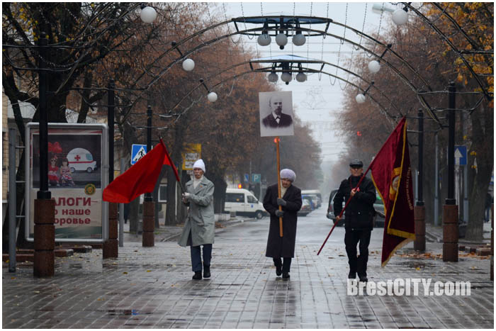 7 ноября в Бресте. Годовщина Октябрьской революции. Фото BrestCITY.com