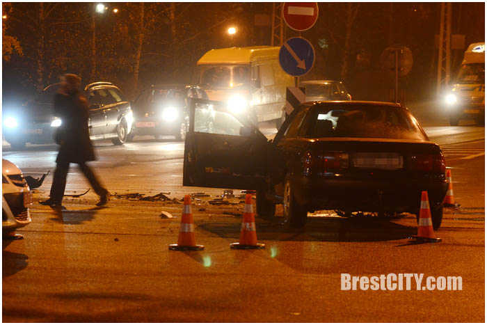 Авария в Бресте на перекрестке Московская-Гаврилова. Фото BrestCITY.com