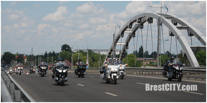 Мотопарад байкеров по Бресту 28 мая 2016. Берестейский мост. Фото BrestCITY.com