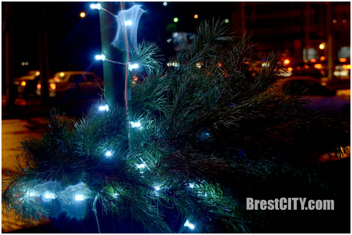 Брест продолжают украшать к Новому году 2017. Фото BrestCITY.com
