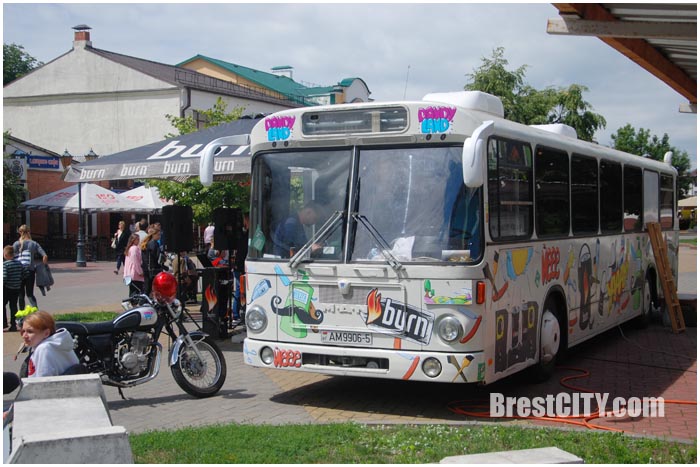 Брестчанам предлагают подстричься в автобусе. Фото BrestCITY.com