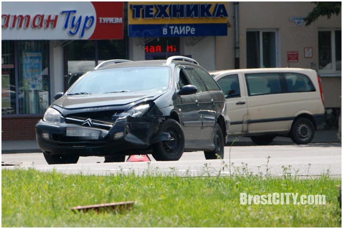 Авария возле Кобринского моста в Бресте 25.07.2016. Фото BrestCITY.com
