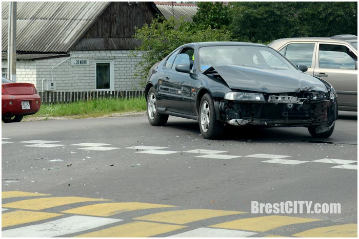Авария на перекрестке 28 Июля и Центральной  в Бресте 14 августа 2016. Фото BrestCITY.com