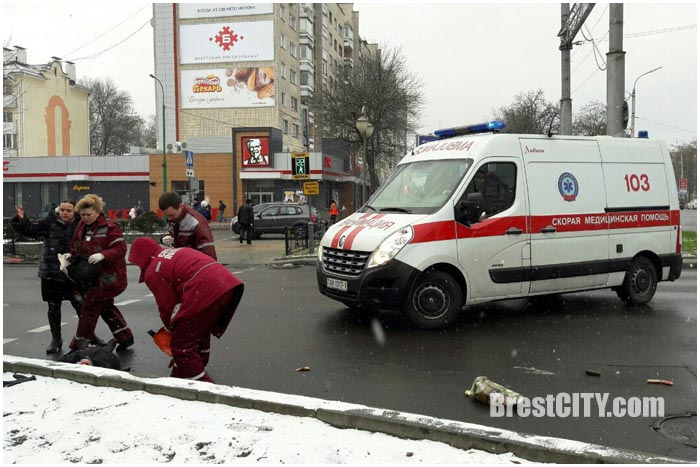Авария на перекрестке бульвар-Мешерова в Бресте 28 ноября. Фото BrestCITY.com