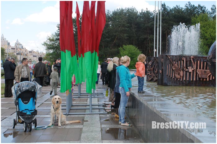 Обновленный фонтан заработал возле ДК Профсоюзов. Фото BrestCITY.com