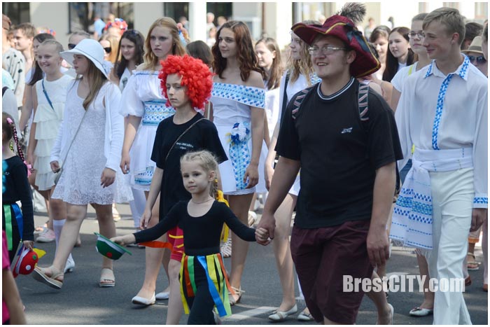 В Бресте открылся фестиваль Дети планеты. Фото BrestCITY.com