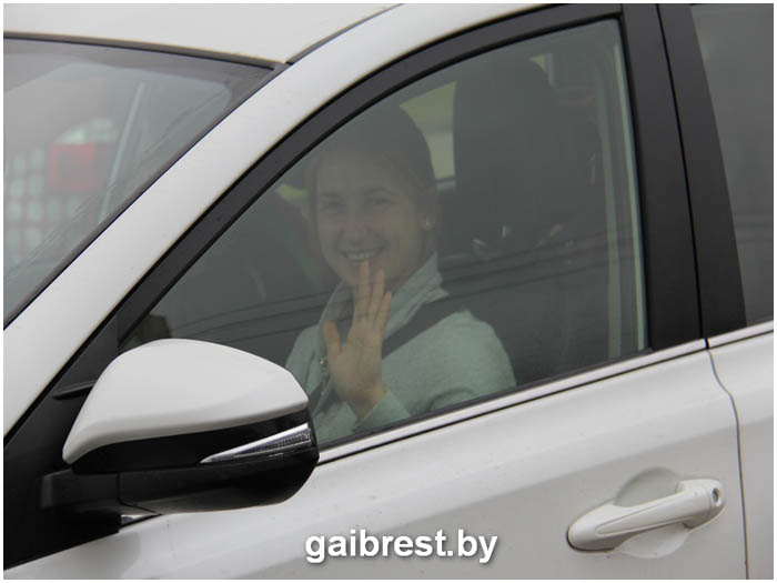 ГАИ поздравили водителей-женщин с 8 марта