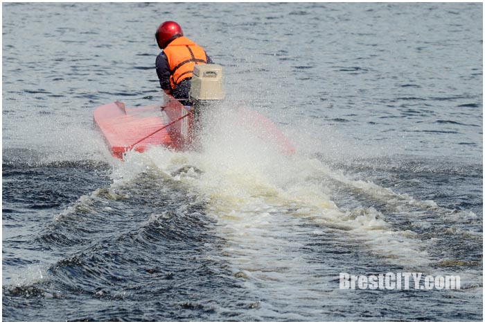 Соревнования по водно-моторному спорту в Бресте. Фото BrestCITY.com