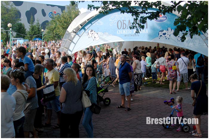 Облакамолока в Бресте. Молочный фестиваль. Фото BrestCITY.com