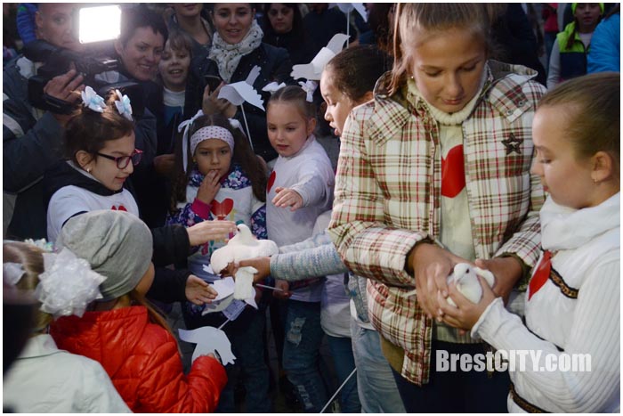 День мира в Бресте на гребном 21 сентября 2016. Фото BrestCITY.com