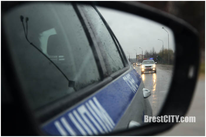 Уступают ли водители скорой в Бресте? Фото BrestCITY.com