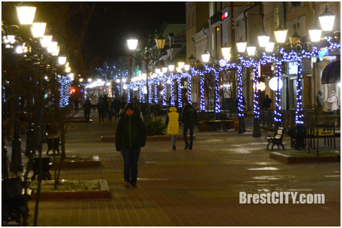 Новогодняя улица Советская в Бресте. Фото BrestCITY.com