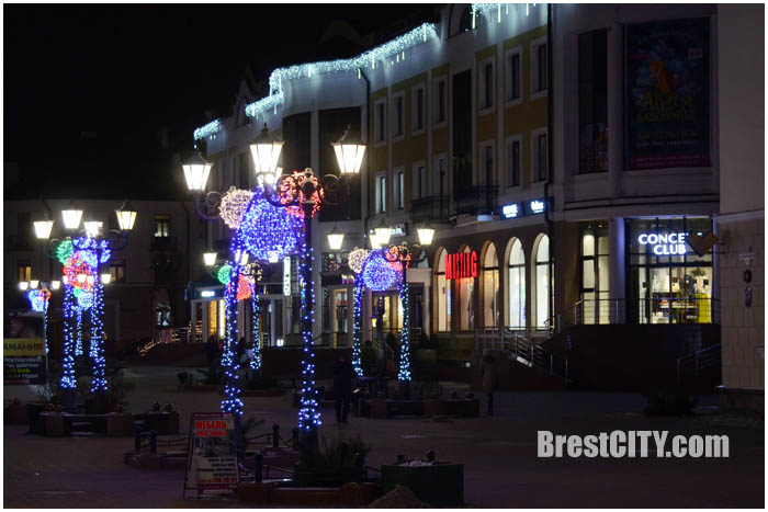 Новогодняя улица Советская в Бресте. Фото BrestCITY.com