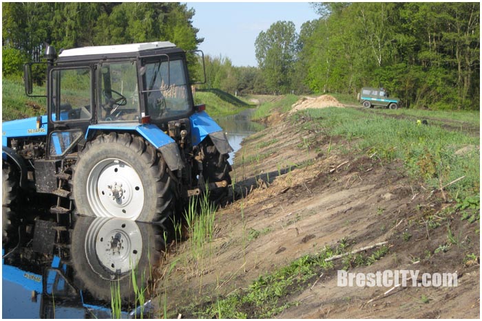 Попытка прорыва через границу на тракторе в Украину