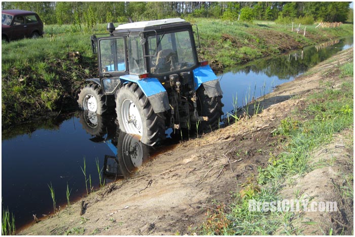 Попытка прорыва через границу на тракторе в Украину