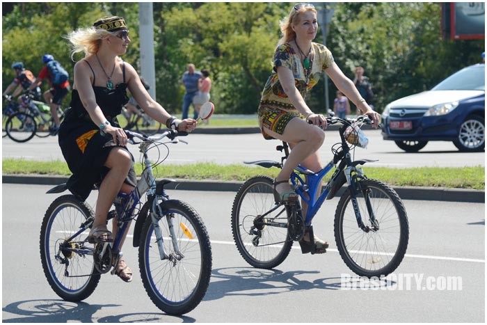 Велопарад на шпильках 2016. Фото BrestCITY.com