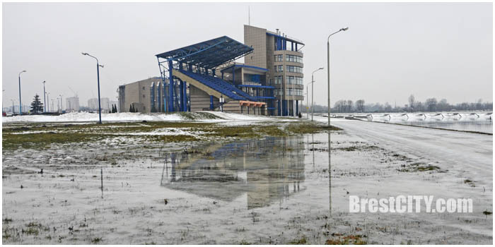 После растаявшего снега в Бресте много воды. Фото BrestCITY.com