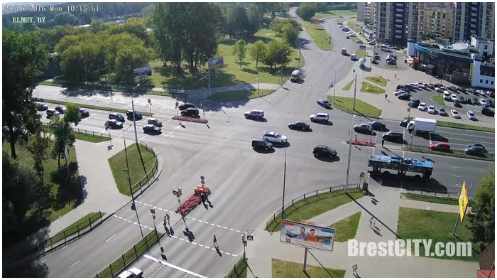 Онлайн вебкамера на Востоке напротив Диониса. Перекресток Гродненская-Московская