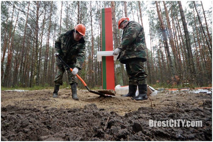 Пограничный столб Беларуси. Фото BrestCITY.com