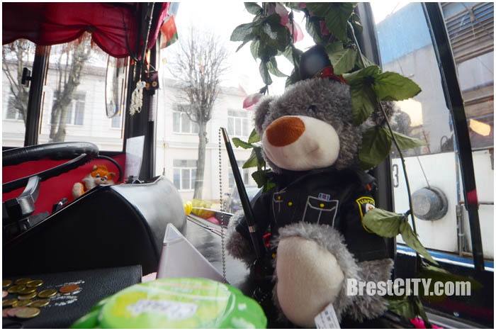 Милицейский троллейбус в Бресте 4 марта 2017. Фото BrestCITY.com