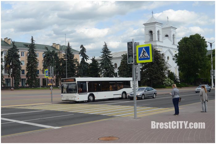 Заработал светофор на улице Ленина в Бресте. Фото BrestCITY.com