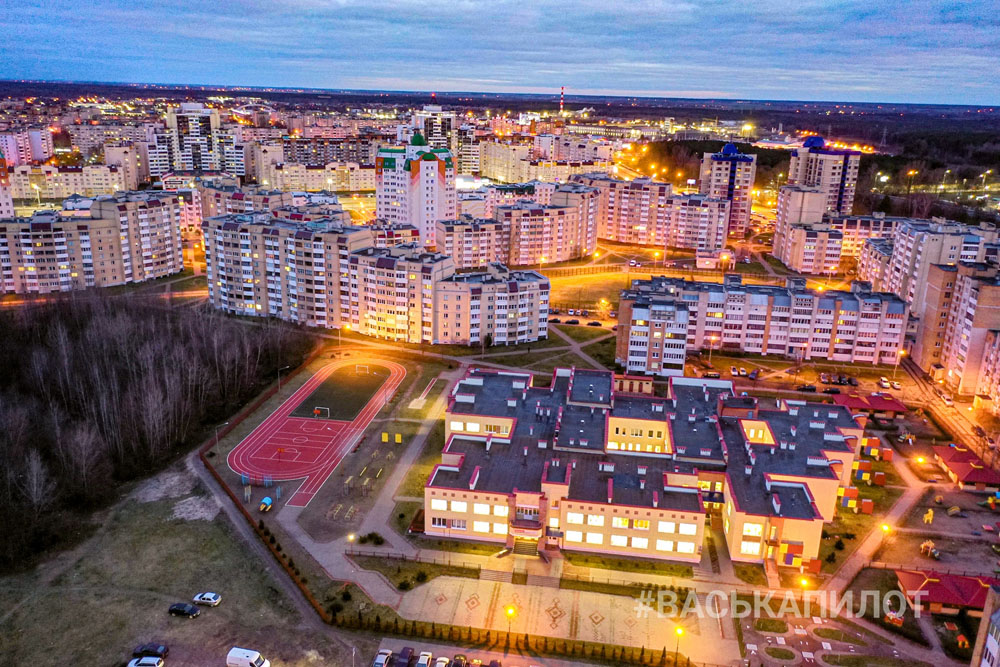 ЦГБ и район Лактионова Стафеева вечером с высоты (фото)