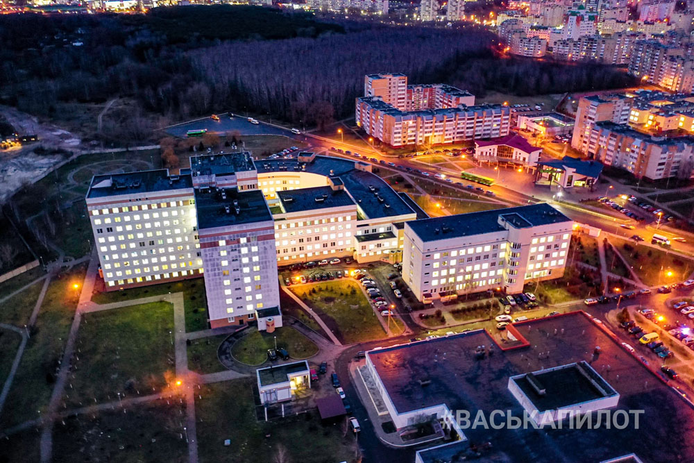 ЦГБ и район Лактионова Стафеева вечером с высоты (фото)