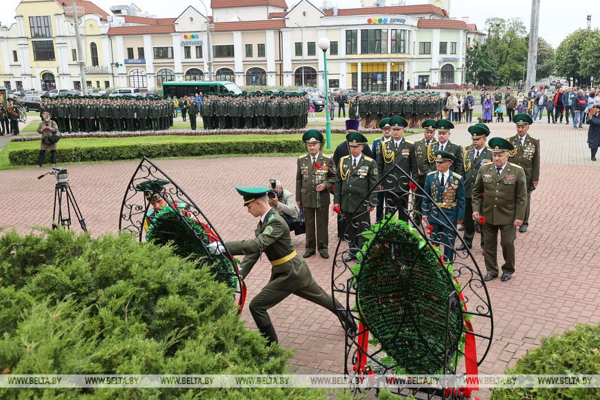 Брест в мае. Пограничники бреста. пограничники празднут. фото брест в мае. видео парад в бресте день пограничника сегодня.