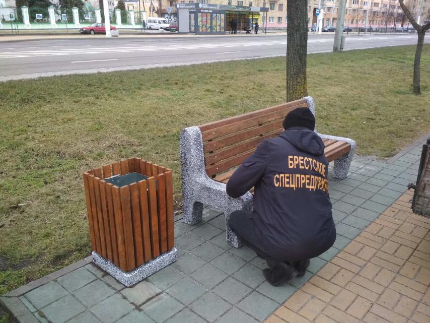 Разрешено ли вместо стульев в учебных помещениях использовать скамейки запрещено