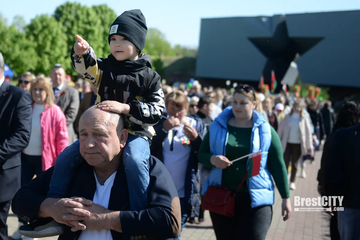 Что ждет белорусов в мае 2024: рост пенсий и пособий, большие выходные