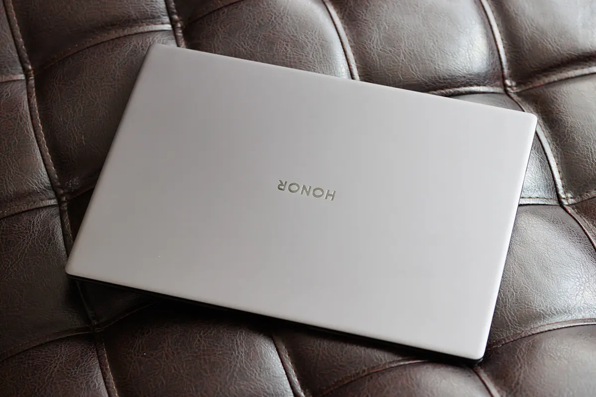 Honor magicbook x16 2024 dos. Ноутбук Honor MAGICBOOK x16. Ноутбук хонор MAGICBOOK С подсветкой. Ноутбук хонор с отпечатком пальца.