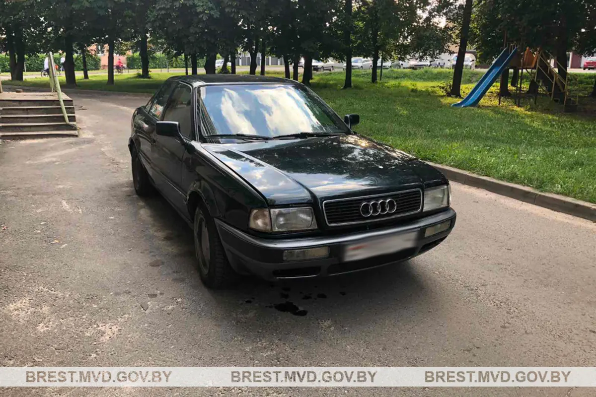 В Малорите подростки угнали со стоянки во дворе Audi. Хотели покататься...