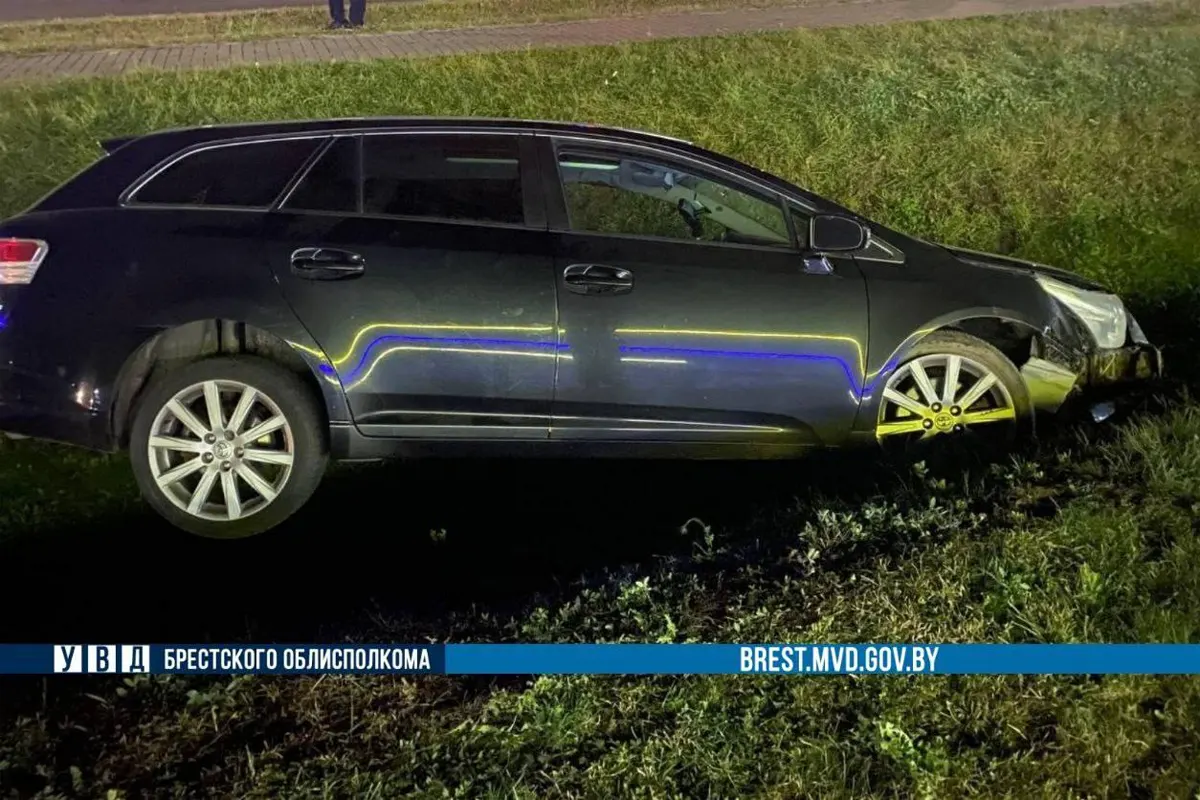 В Столине водителю Toyota стало плохо - машина 