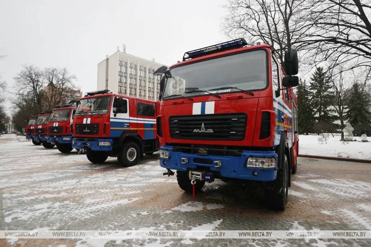 Пять новых пожарных автоцистерн переданы в гарнизоны МЧС Брестской области