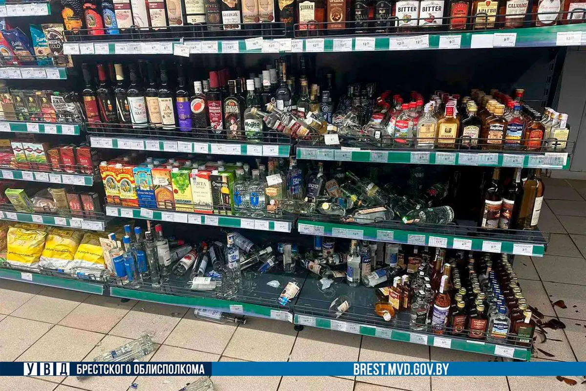 С заряженным ружьём пришел в продуктовый магазин и начал всё крушить.  Случай на Брестчине