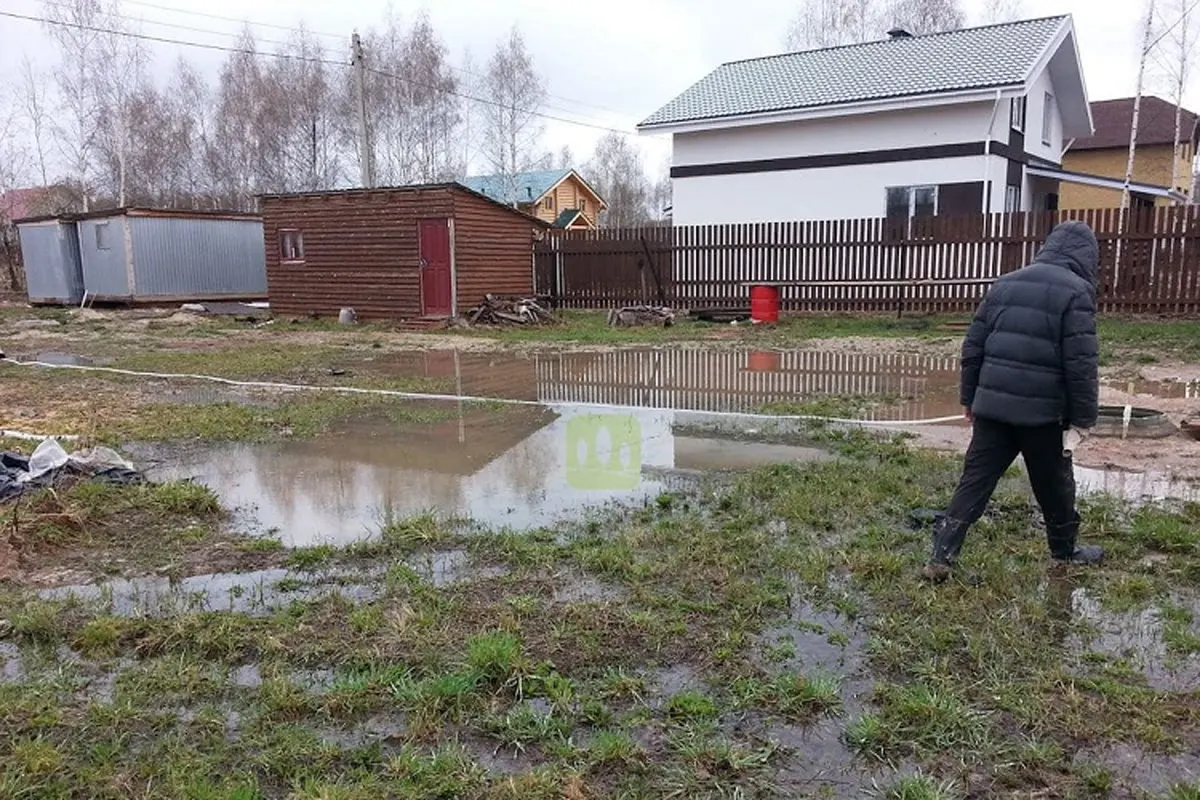 Сколько стоит откачать воду с затопленного участка и куда обращаться