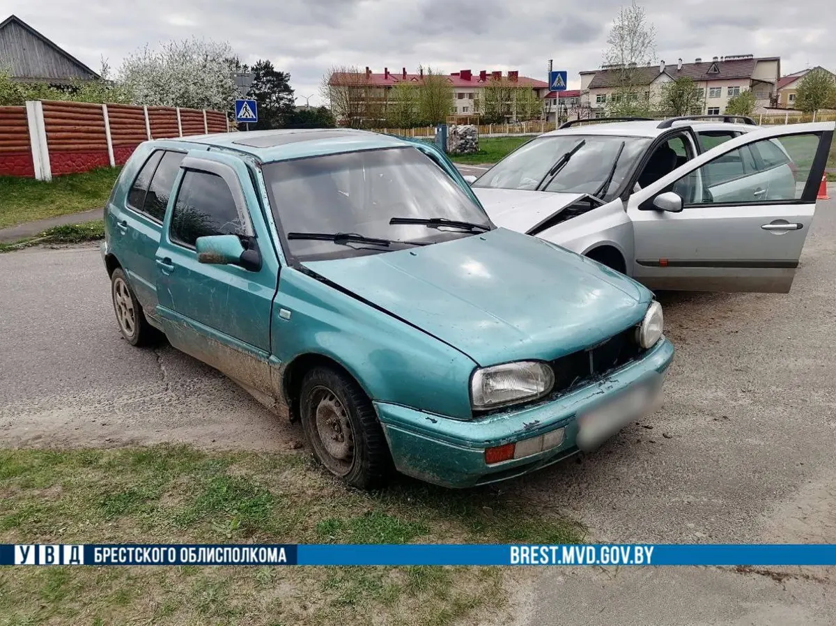 Женщина совершила ДТП в аг.Томашовка, но второй водитель скрылся. В чем  причина?