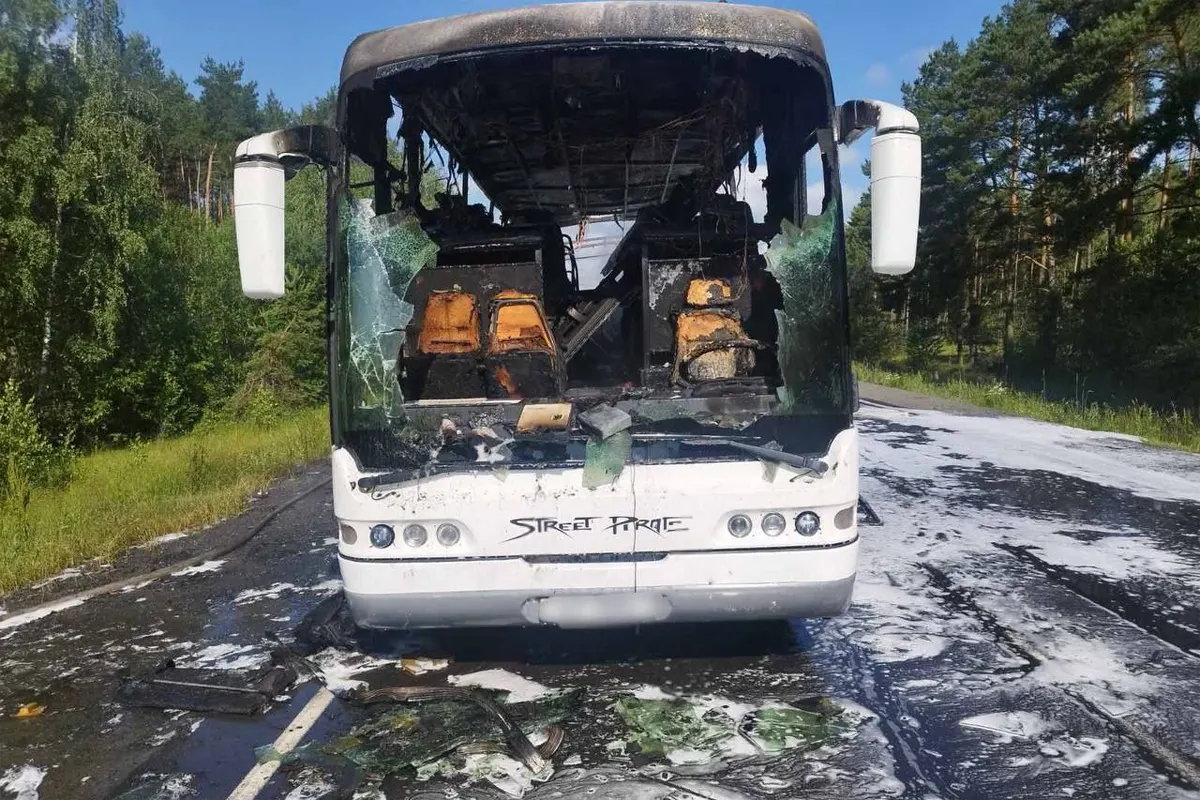 Neoplan горел на М10 возле Лунинца. В автобусе было 45 пассажиров - никто  не пострадал