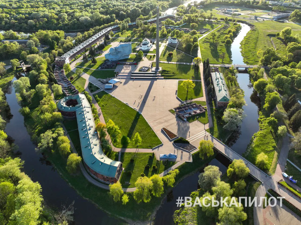 Брестская крепость с высоты накануне 9 мая 2025