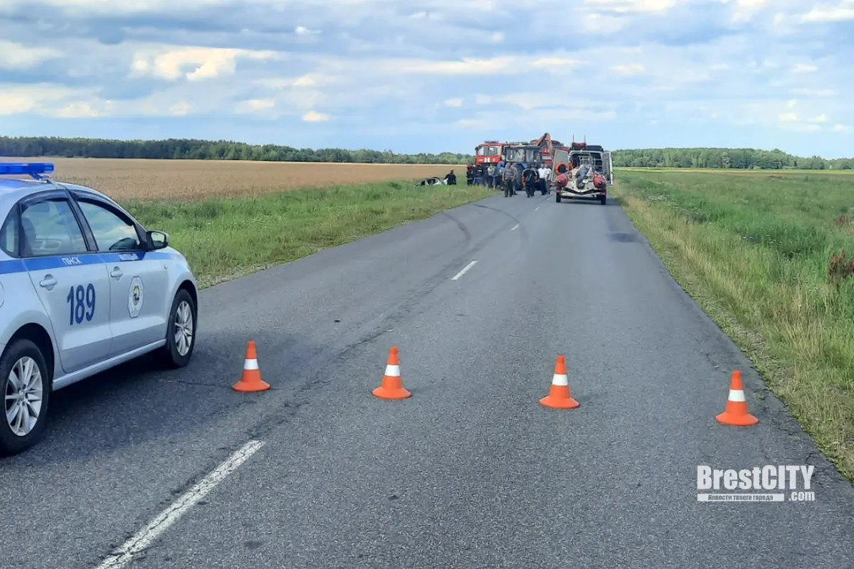 В мелиоративном канале обнаружено авто с утонувшей женщиной. Пинский район