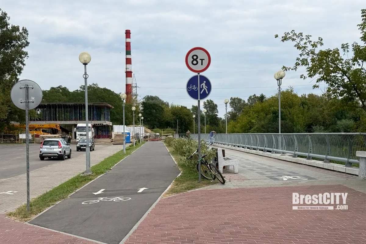 Новая точка притяжения для туристов   напротив музея ЖД техники в Бресте. Что там будет